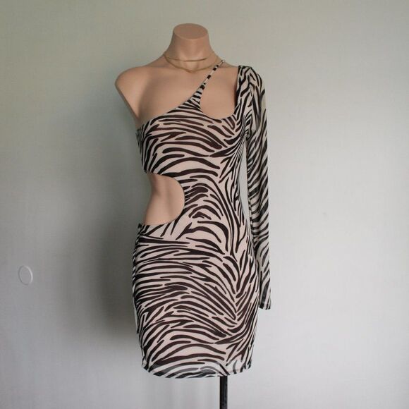 🆕️The Maddie// Ivory Zebra Asymmetrical Mesh Dress w/ cut out detail - Picture 7 of 9